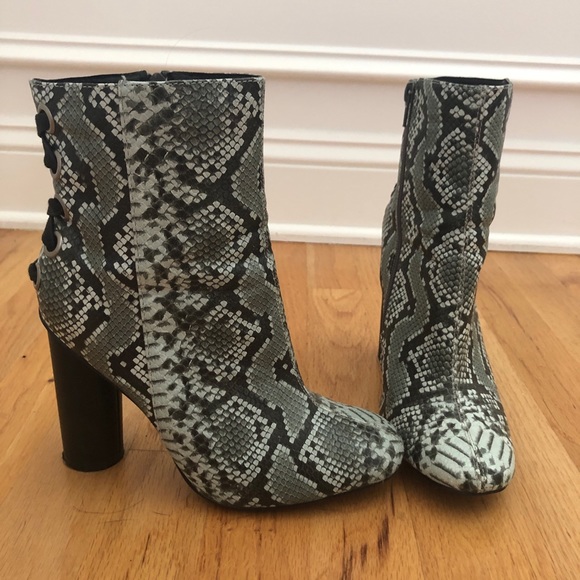 SNAKE PRINT BOOTIES - Picture 2 of 3